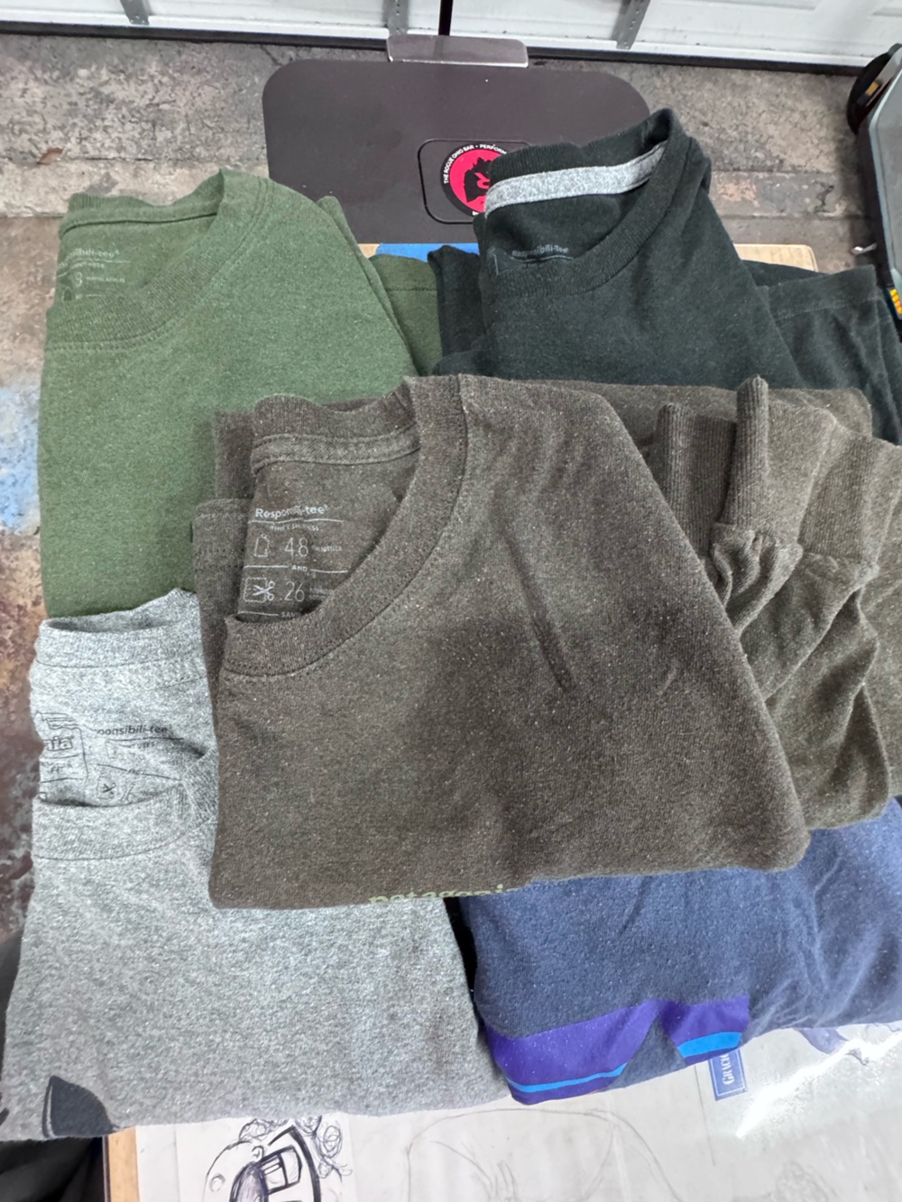 4 Patagonia Men's Long-Sleeve Crewneck
